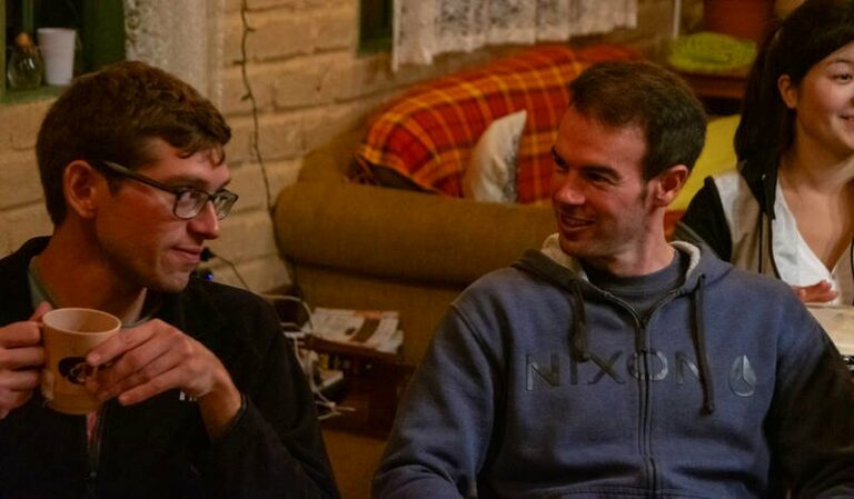 2 guys talking gaia sagrada b 768x449