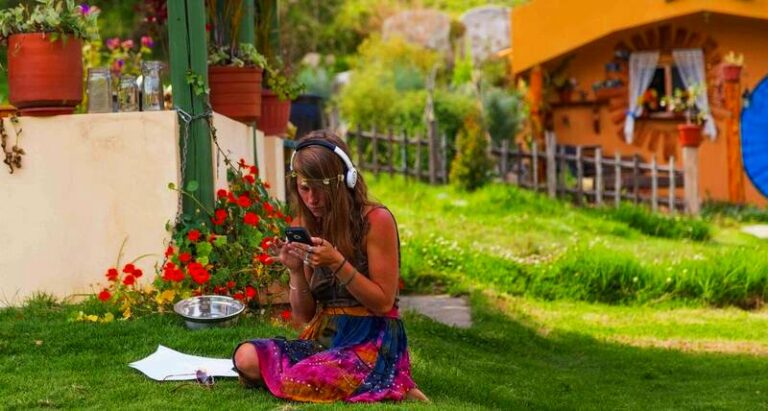 girl music gaia sagrada b 768x411