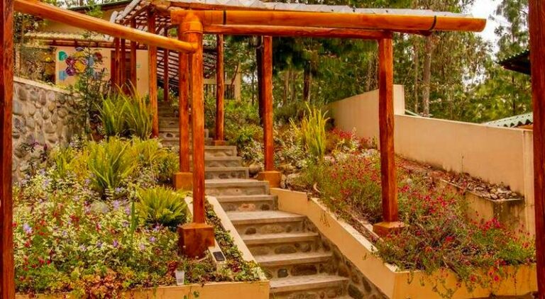 steps to showerhouse gaia sagrada b 768x422