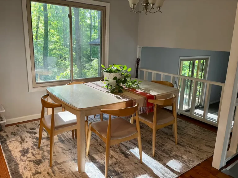 Dining Room 1 768x575
