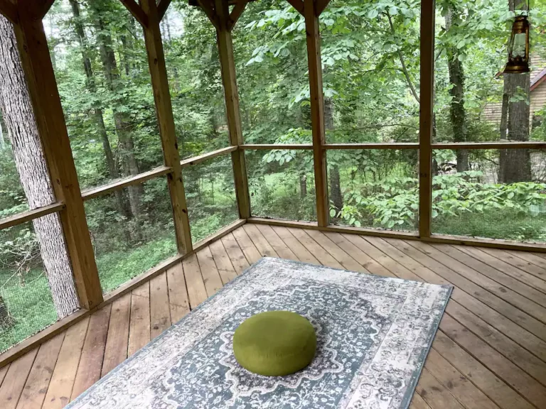 Florida Room 1 768x576