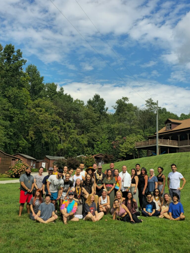 b51c3d5b ed63 48c0 b29b 8a76ff3db8f1 768x1024