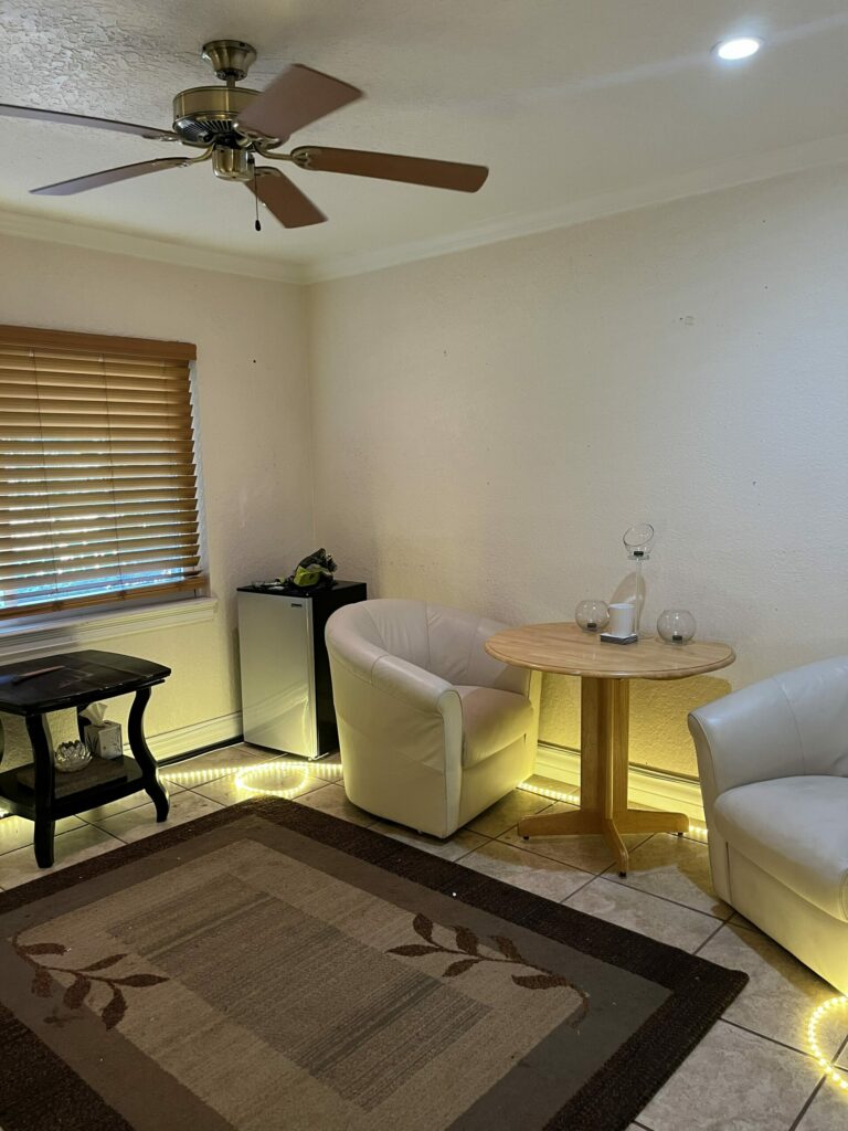 Annette Office 768x1024