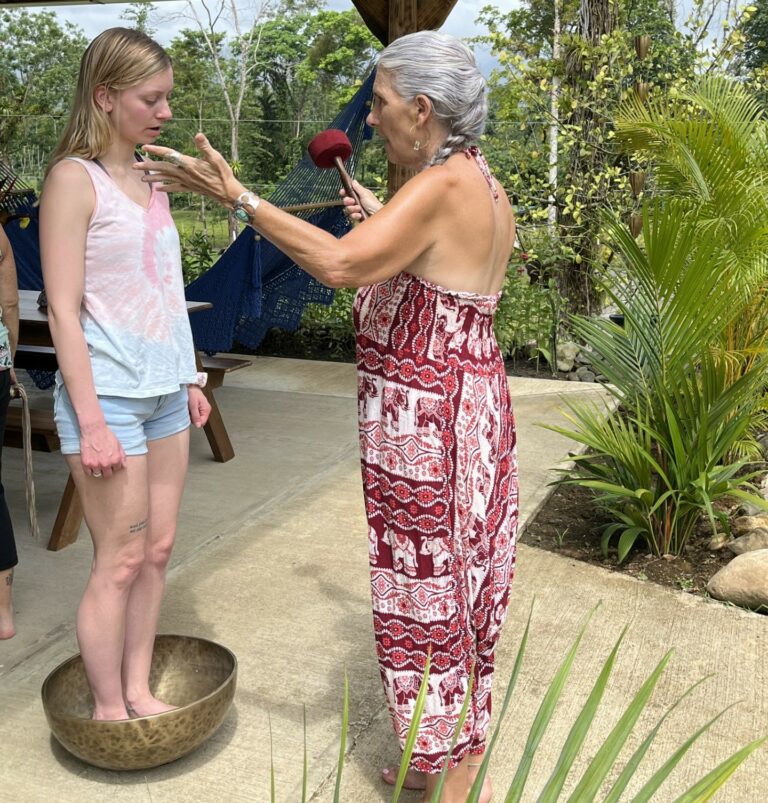 Teresa saging 768x803