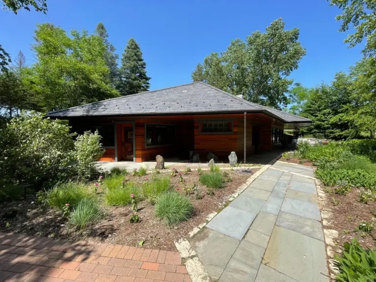 EarthHouse 768x576
